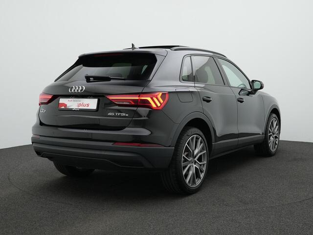 Audi Q3 45 TFSI e 245 pk S-tronic Business Edition | Panoramadak | Matrix LED | Sonos | Rondomzicht camera | Stoelverwarming | Navigatie