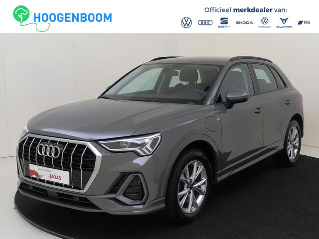 Audi Q3 45 TFSI e S edition | Stoelverwarming | Keyless | Dodehoek detectie | CarPlay | Sfeerverlichting | Parkeersensoren | Elektrische achterklep |