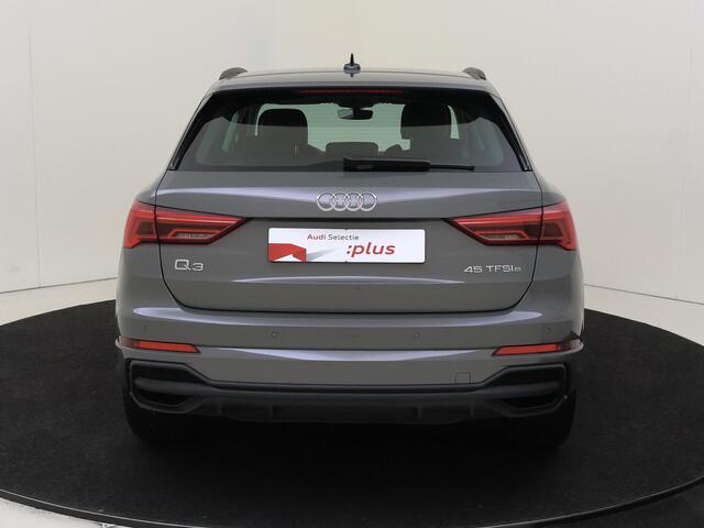 Audi Q3 45 TFSI e S edition | Stoelverwarming | Keyless | Dodehoek detectie | CarPlay | Sfeerverlichting | Parkeersensoren | Elektrische achterklep |