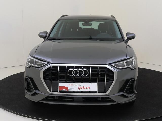 Audi Q3 45 TFSI e S edition | Stoelverwarming | Keyless | Dodehoek detectie | CarPlay | Sfeerverlichting | Parkeersensoren | Elektrische achterklep |