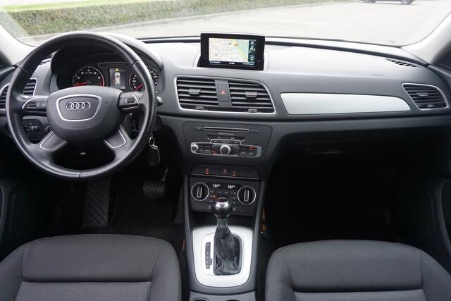 Audi Q3 1.4 TFSI CoD Adrenalin AUTOMAAT - Climate / Navi / Cruise / Parkeers. / Lm velgen / NAP