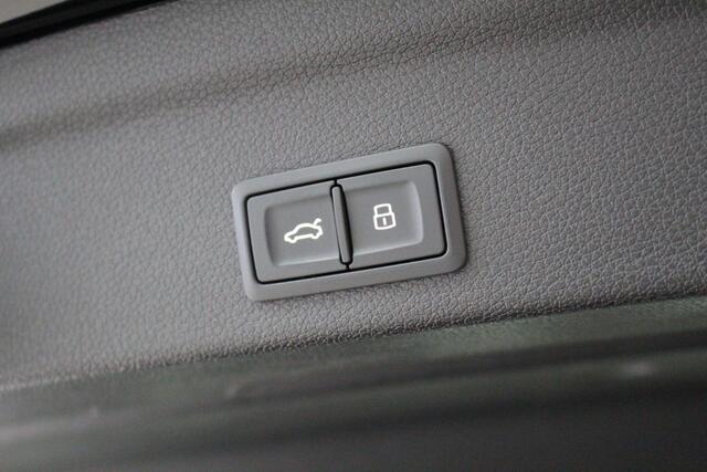 Audi Q3 Sportback 45 TFSIe S-Line 245PK Blackstyle Sportstoelen | Camera | Virtual Cockpit | 20" Velgen | El achterklep