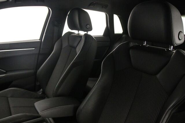 Audi Q3 45 TFSI e S edition | Trekhaak | Audi sound | MMI plus | Full-led | ACC | Parkeerhulp plus |