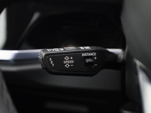 Audi Q3 Sportback 45 TFSIe 180kW/245PK S Line · Stoelverwarming · Leder/Alcantara · Camera + Parkeersensoren