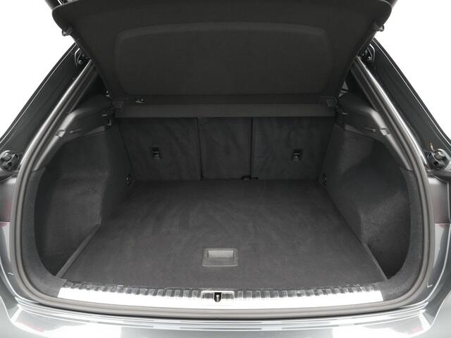 Audi Q3 35 TFSI 150pk S-Tronic S Line edition Navigatie Stoelverwarming Acc Pdc Carplay Lane/Frontassist 87