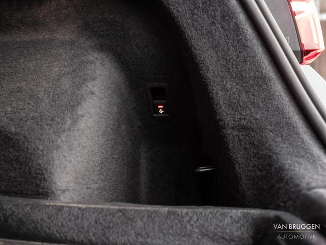 Audi Q3 Sportback 45 TFSI e S-Line Pano 360 Trekhaak E-Stoelen 20"