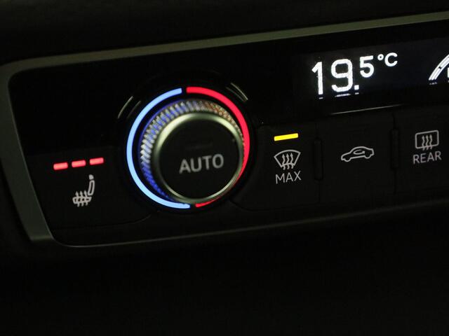 Audi Q3 Sportback 45 TFSIe 180kW/245PK S Line · Panoramadak ·Camera · Apple/Android Car Play · Stoelverwarming · Navigatie ·