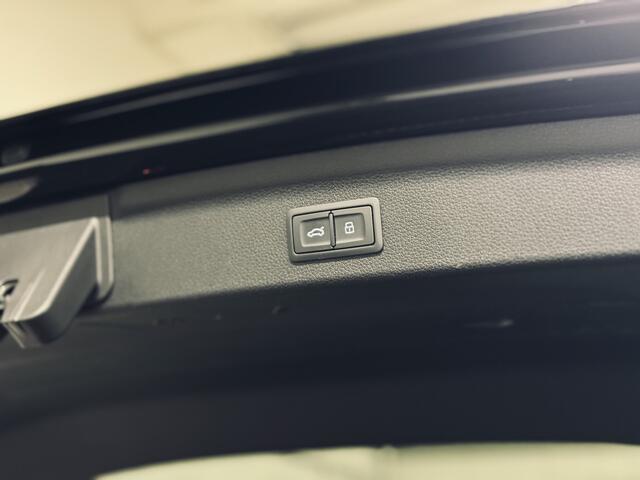 Audi Q3 35 TFSI S edition 2x S-Line | Panorama | Leder | Camera