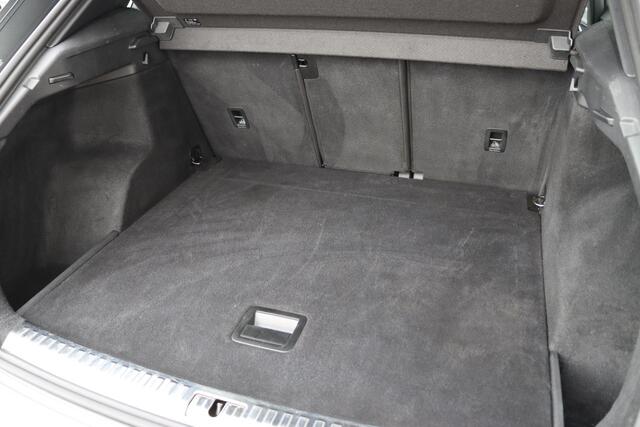 Audi Q3 35 TFSI S edition 150pk S-Tronic | 19'' Lichtmetaal | Elektrische achterklep