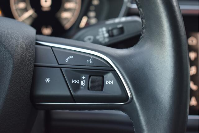 Audi Q3 Sportback 45 TFSI e Business Edition Virtual cockpit, Adaptive cruise, Stoelverwarming, Carplay, Leder