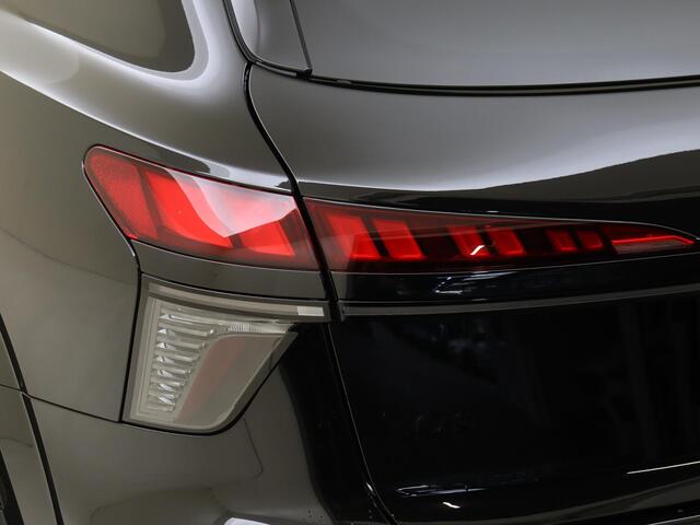 Audi Q3 1.5 200kW e-hybrid S edition | Tech Plus pakket | Lederen bekleding | 20 inch LM velgen | Functioneel pakket | Privacy Glas