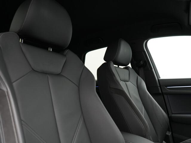 Audi Q3 45 TFSI e edition Plug In Hybrid 245pk Dealer O.H. PHEV | S Line Int. | Trekhaak Af Fabriek | Camera | Sfeerverlichting | Virtual Cockpit | Keyless | Blis | Navigatie | DAB |