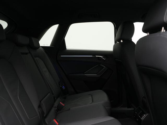 Audi Q3 45 TFSI e edition Plug In Hybrid 245pk Dealer O.H. PHEV | S Line Int. | Trekhaak Af Fabriek | Camera | Sfeerverlichting | Virtual Cockpit | Keyless | Blis | Navigatie | DAB |