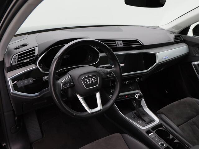 Audi Q3 45 TFSi e 245 Pk Automaat S-Line | Panoramadak | Zwart Optiek | Trekhaak Elektrisch | Virtual Cockpit | Sonos | LED | 20 Inch | 73.860 Km