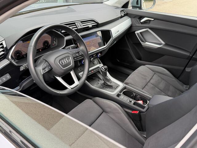 Audi Q3 35 TFSI 150pk S-tronic Advanced | Trekhaak | Zwart optiek | Dode hoek | Keyless | Alcantara | Carplay | Rijklaar incl. Bovag garantie