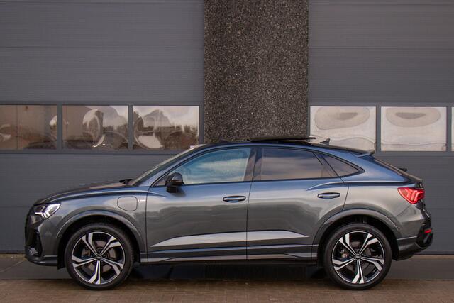 Audi Q3 Sportback 45 TFSI e S Edition | S-Line | Pano | Carbon | Leer | Sonos HD Audio | Camera | ACC | Matrix LED | Climate | Sfeer | DAB | Virtual | Stoelverwarming | Electrische Stoelen + Memory | Black Pack | 20 Inch | 1 Eigenaar | Dealer Onderhouden | Garant