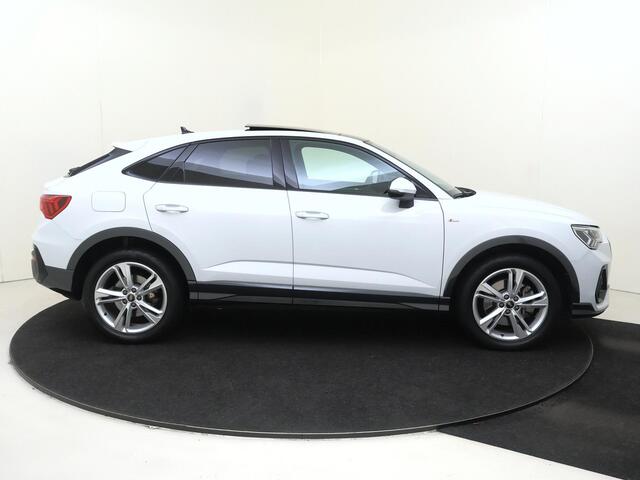 Audi Q3 Sportback 45 TFSI e S Edition | Panoramadak | Achteruitrijcamera | Dodehoek detectie | Adaptieve cruise control | CarPlay | Audi virtual cockpit | Stoelverwarming |
