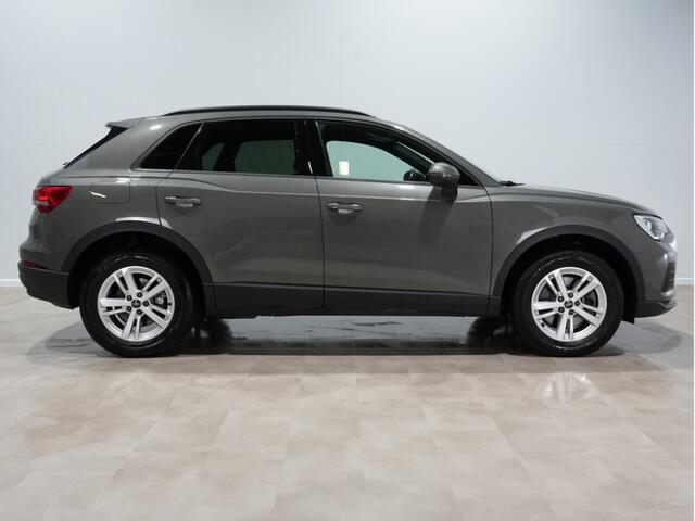 Audi Q3 45 TFSI e 245pk advance Carplay | Airco | Stoelverwarming | Parkeerhulp | Trekhaak | Navi | 4