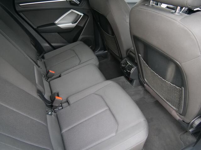 Audi Q3 45 TFSI e S edition 245 Pk Automaat DAB / Apple Carplay / Camera / Trekhaak / Stoelverwarming