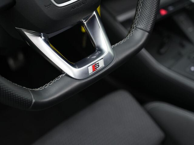 Audi Q3 45 TFSI e 245 pk S-Line | Panoramadak | Sonos | Leder/alcantara | Achteruitrijcamera | Stoelverwarming