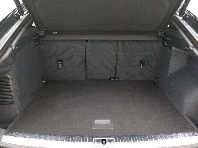 Audi Q3 Sportback 45 TFSI e S Edition 245PK S-Tronic SOH 99%, Pano-Schuifdak, Trekhaak, 19" LM Velgen, Adaptieve Cruise Control, Achteruitrijcamera