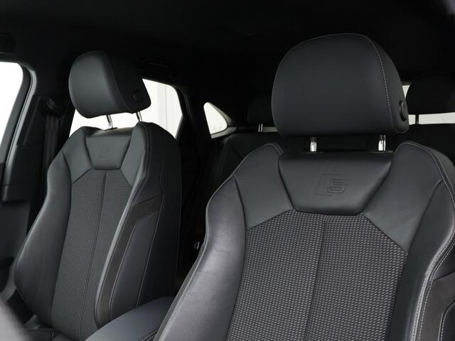 Audi Q3 Sportback 45 TFSIe 245pk S-tronic Edition · Camera ·Apple/Android Car Play · Dodehoek Detectie · Keyless · Navigatie · 20'' Inch ·