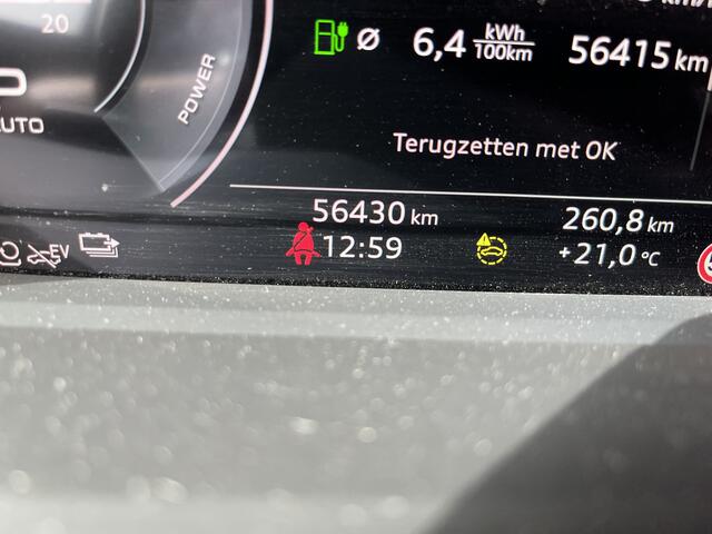 Audi Q3 Sportback 45 TFSI e S-Line / AUTOMAAT/ 245 PK/ PANO/ SONOS/ ACC/ SMARTPHONE INTERFACE/ PARK.SENSOR.V+A/ STOELVERWARM./ DRIVE SELECT/ KEYLESS/ DAB/ CLIMA/ NAVI/ VIRTUAL COCKPIT/ LED/ 20'' LMV
