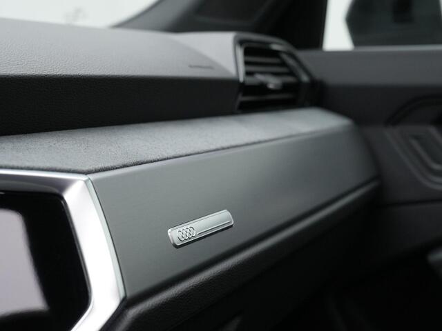Audi Q3 45 TFSI e 245 pk S-Line | Panoramadak | Demperregeling | Sonos | Leder/alcantara | Achteruitrijcamera
