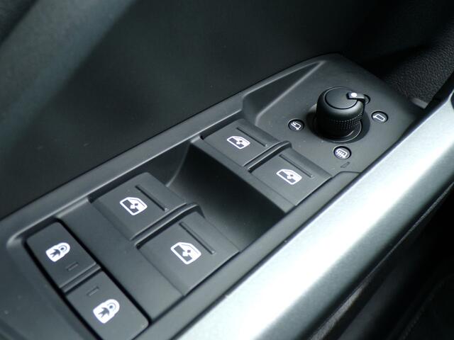 Audi Q3 Sportback 35 TFSI S Edition, Full LED / Carplay + Android Auto / Camera + Sensoren / 19' Sportvelgen