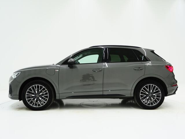 Audi Q3 45 TFSI e S-Line Edition Black | Panoramadak | Two Tone Leder | Sonos | Alcantara Design | Adaptive Cruise