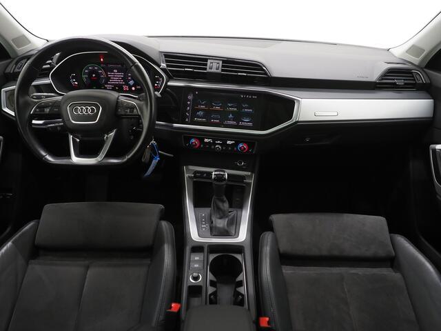 Audi Q3 Sportback 45 TFSI e Edition Full Black | Panoramadak | Stoelverwarming | Virtual | Cruise | PDC | LED | Carplay