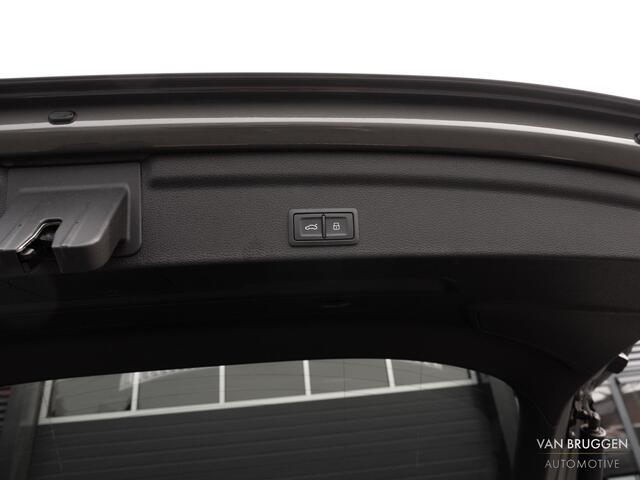 Audi Q3 Sportback 45 TFSI e S-Line Pano CarPlay 20" Keyless ACC BTW Chronos