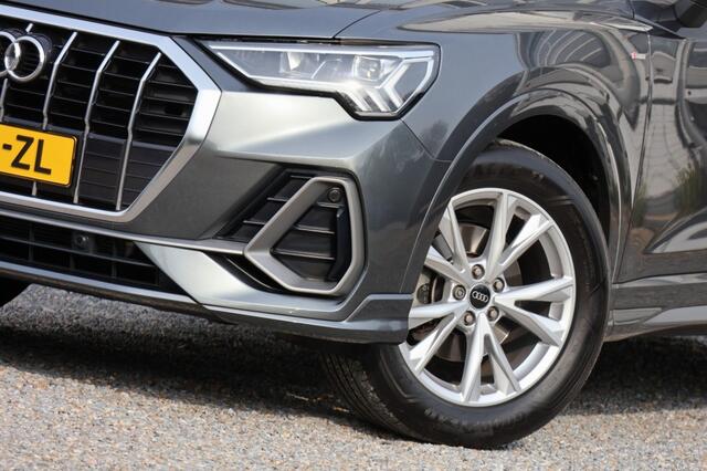 Audi Q3 35 TFSI S-Tronic S Line - 150 pk **Trekhaak / Carplay / Led / Camera