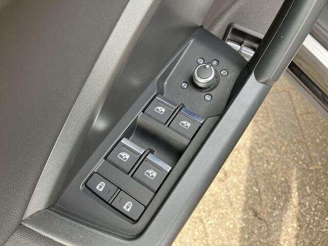 Audi Q3 45TFSIe 180kW/245PK S Line · Camera · Drive select · Apple/Android Car Play · Navigatie ·