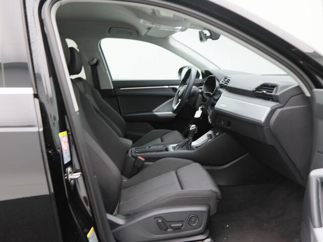 Audi Q3 45 TFSi e 245 Pk Automaat Advanced edition | Camera | Stoelverwarming | Carplay | Adaptive Cruise | 19 Inch | 13.438 Km !!