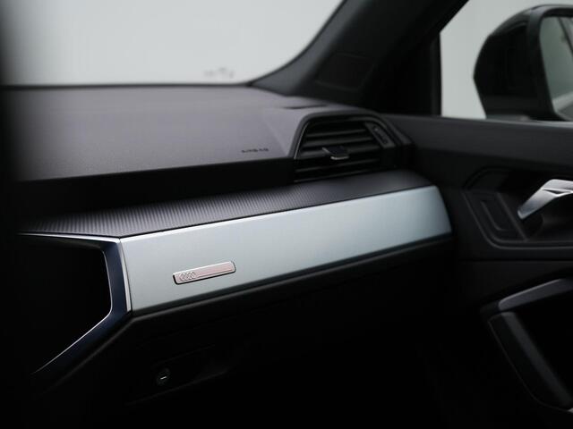 Audi Q3 45 TFSI e 245 pk S-tronic S-Line | Panoramadak | Leder | Stoelverwarming | Adaptive Cruise | Navigatie | Parkeersensoren voor/achter