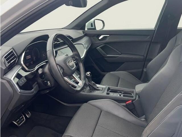 Audi Q3 45 TFSI e S edition 245pk | Panoramadak | Navgatie | Keyless Entry | Matrix Led |