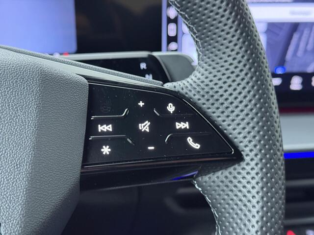 Audi Q3 S edition e-hybrid 200 kW S tronic | Privacy glas | Led-koplampen | S line-interieur met sportstoelen | Techniekpakket plus | Audi phone box | Grootlichtassistent |