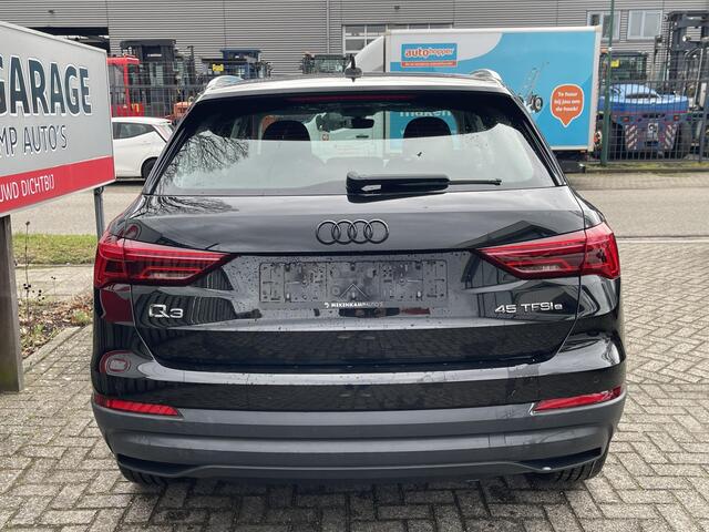 Audi Q3 45 TFSI e Business Edition 18"/Sportstoelen/Stoelverwarming/Adaptieve cruise/Audi Sound/PDC v+a/Virtual cockpit/Navigatie/Apple Carplay & Android Auto