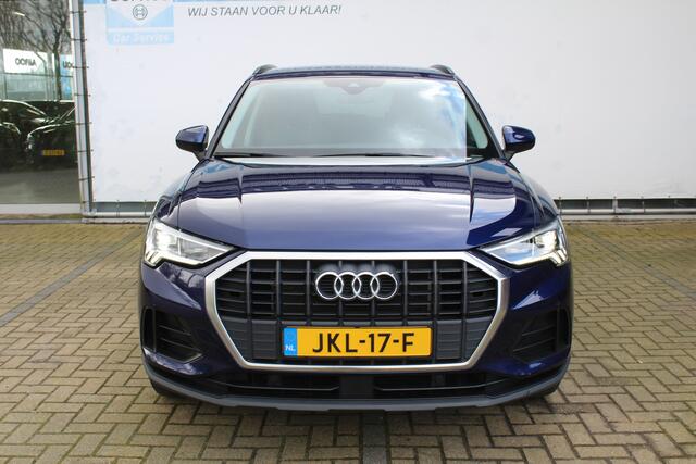 Audi Q3 45 TFSI e edition | Incl. 12 maanden Garantie | Stoelverwarming | Elektrische kofferbakklep | Trekhaak | Adaptive cruise | Dodehoekdetectie | Lane assist | Virtual cockpit | 19 Inch LMV | Apple CarPlay/Android Auto | LED Koplampen |