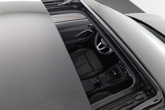 Audi Q3 Sportback 45 TFSI e S-Line 245 pk Automaat (S-Tronic) | Navigatie | Panorama dak | Parkeersensoren | Achteruitrijcamera | Stoelverwarming