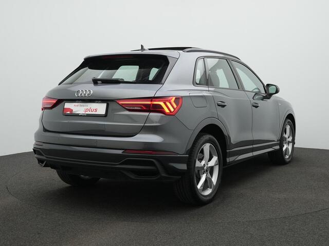 Audi Q3 45 TFSI e 245 pk S-Line | Panoramadak | Leder/alcantara | Achteruitrijcamera | Adaptive Cruise | Elektrische achterklep | Stoelverwarming | Navigatie | Side Assist