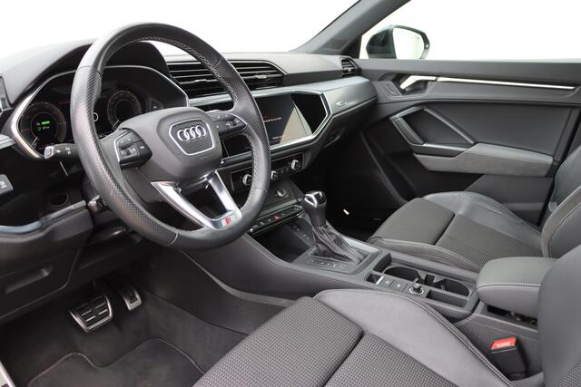 Audi Q3 Sportback 45 TFSI e S Line 245pk S Tronic | Sonos | Camera | S Line interieur
