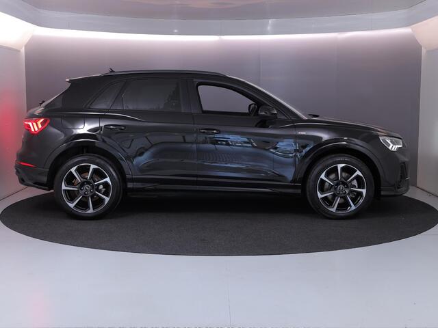 Audi Q3 45 TFSI e S edition 245 pk S-tronic | Navigatie | Parkeersensoren | Cruise control | LED koplampen | S-Line |