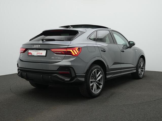 Audi Q3 Sportback 45 TFSI e 245 pk S-Line | Panoramadak | Trekhaak | Achteruitrijcamera | Elektrische achterklep | Adaptive Cruise | Stoelverwarming | Navigatie