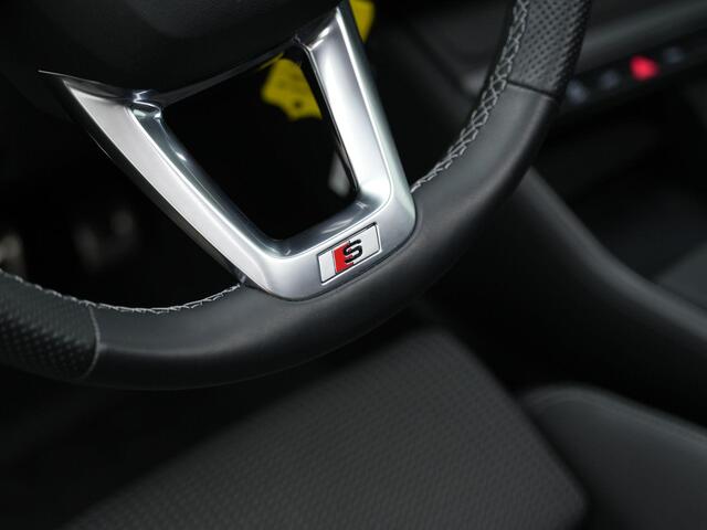 Audi Q3 Sportback 45 TFSI e 245 pk S-Line | Panoramadak | Trekhaak | Achteruitrijcamera | Elektrische achterklep | Adaptive Cruise | Stoelverwarming | Navigatie