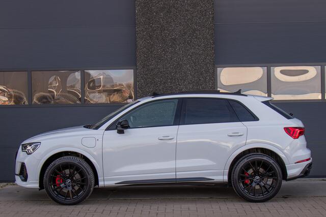 Audi Q3 45 TFSI e S edition | S-Line | Pano | Virtual | Memory Seats | B&O Audio | Matrix LED | Sfeer | 20 Inch Performance | Black Optic | DAB | Carplay | ACC | Climate | BTW | 1 Eigenaar | Dealer Onderhouden | Garantie