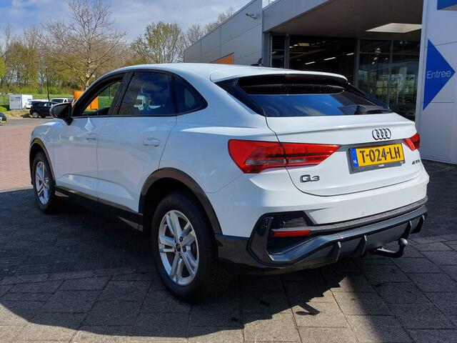 Audi Q3 Sportback 45 TFSI e Edition Plug-In Hybrid | Origineel NL | Apple Carplay+Android Auto | Clima | Adap.Cruise | Dodehoek+Rijstrook+Licht+Regensensor | Led Koplampen | Pdc V+A | Privacy Glass | 17''lm