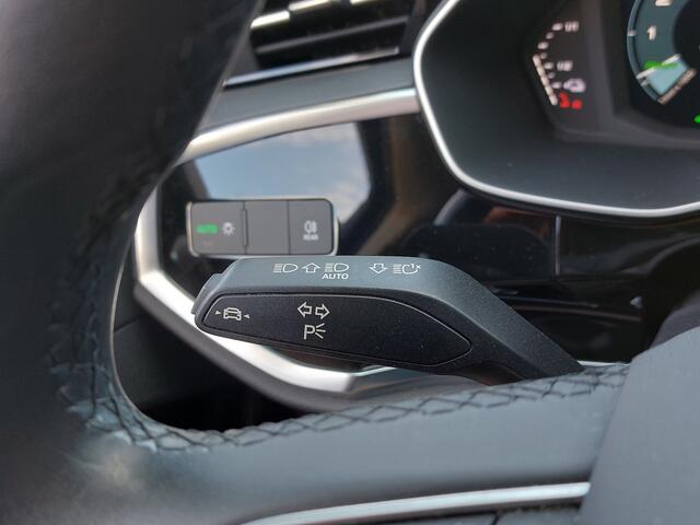 Audi Q3 Sportback 45 TFSI e Edition Plug-In Hybrid | Origineel NL | Apple Carplay+Android Auto | Clima | Adap.Cruise | Dodehoek+Rijstrook+Licht+Regensensor | Led Koplampen | Pdc V+A | Privacy Glass | 17''lm