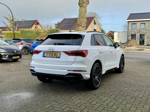 Audi Q3 35 TFSI 150PK S-Line Black Edition Camera Navi 20''